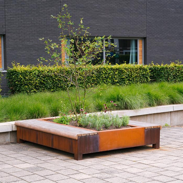 Cortenstahl Greenpoints AROS mit mit Einzelsofa 2000 x 2000 x 450 mm