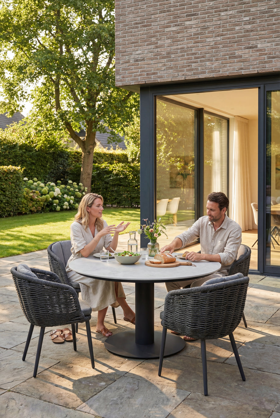 Barths Gartenmöbelset Porto - Runder Sinterstein-Tisch Ø130 cm mit 4 Stühlen | Aluminium, Anthrazit