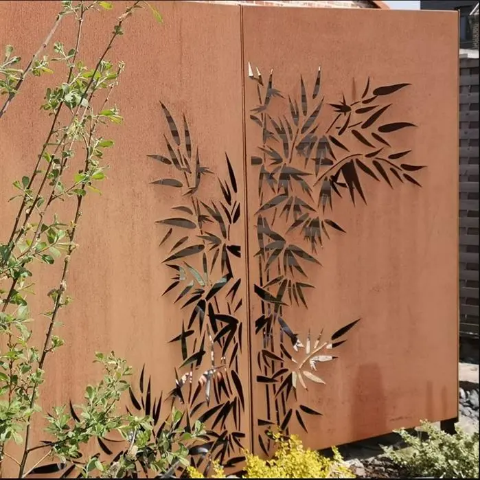 Sichtschutzwand aus Cortenstahl Modell Bambu 